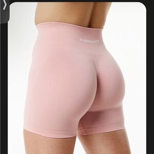 alphalete amplify short 4.5” color blossom